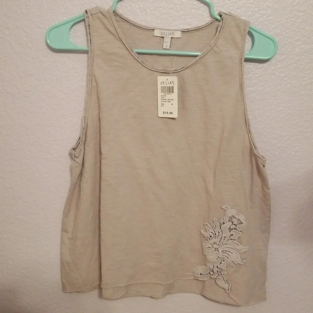 Delia*s Crochet Applique Top M